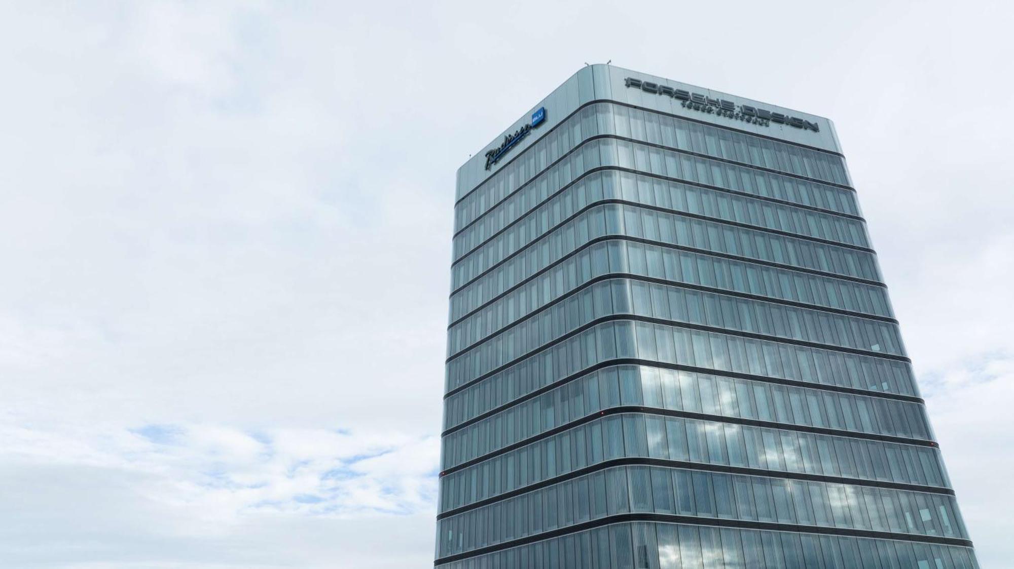 Radisson Blu Hotel At Porsche Design Tower Stuttgart Zewnętrze zdjęcie