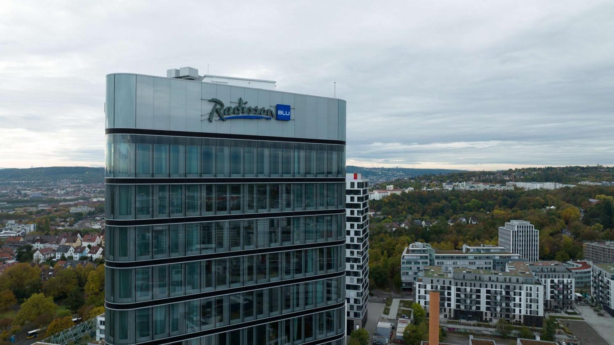 Radisson Blu Hotel At Porsche Design Tower Stuttgart Zewnętrze zdjęcie