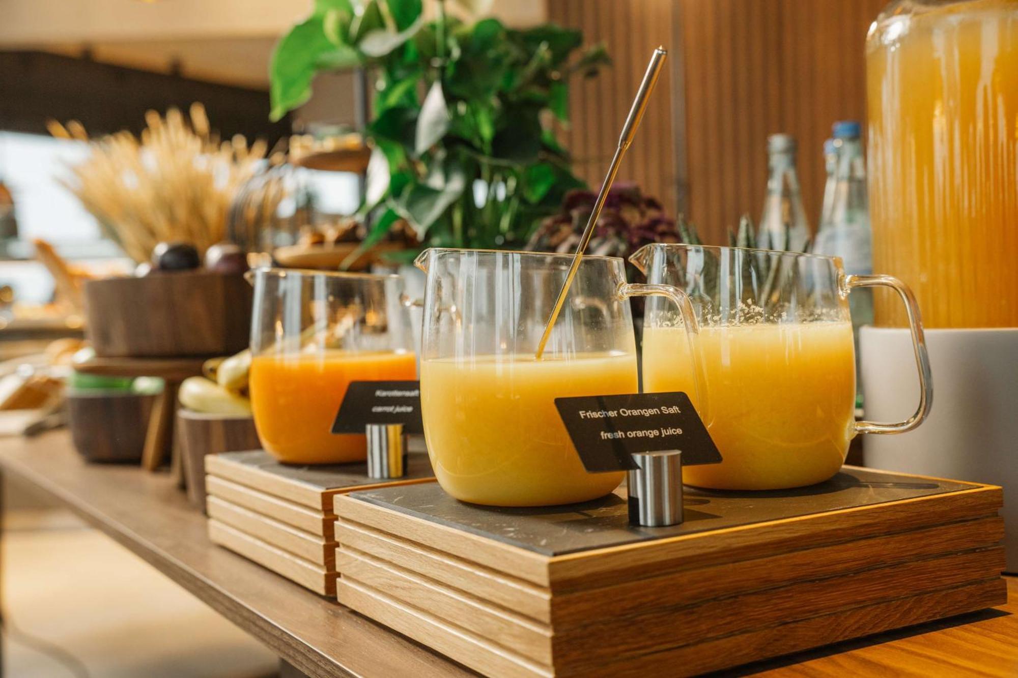 Radisson Blu Hotel At Porsche Design Tower Stuttgart Zewnętrze zdjęcie