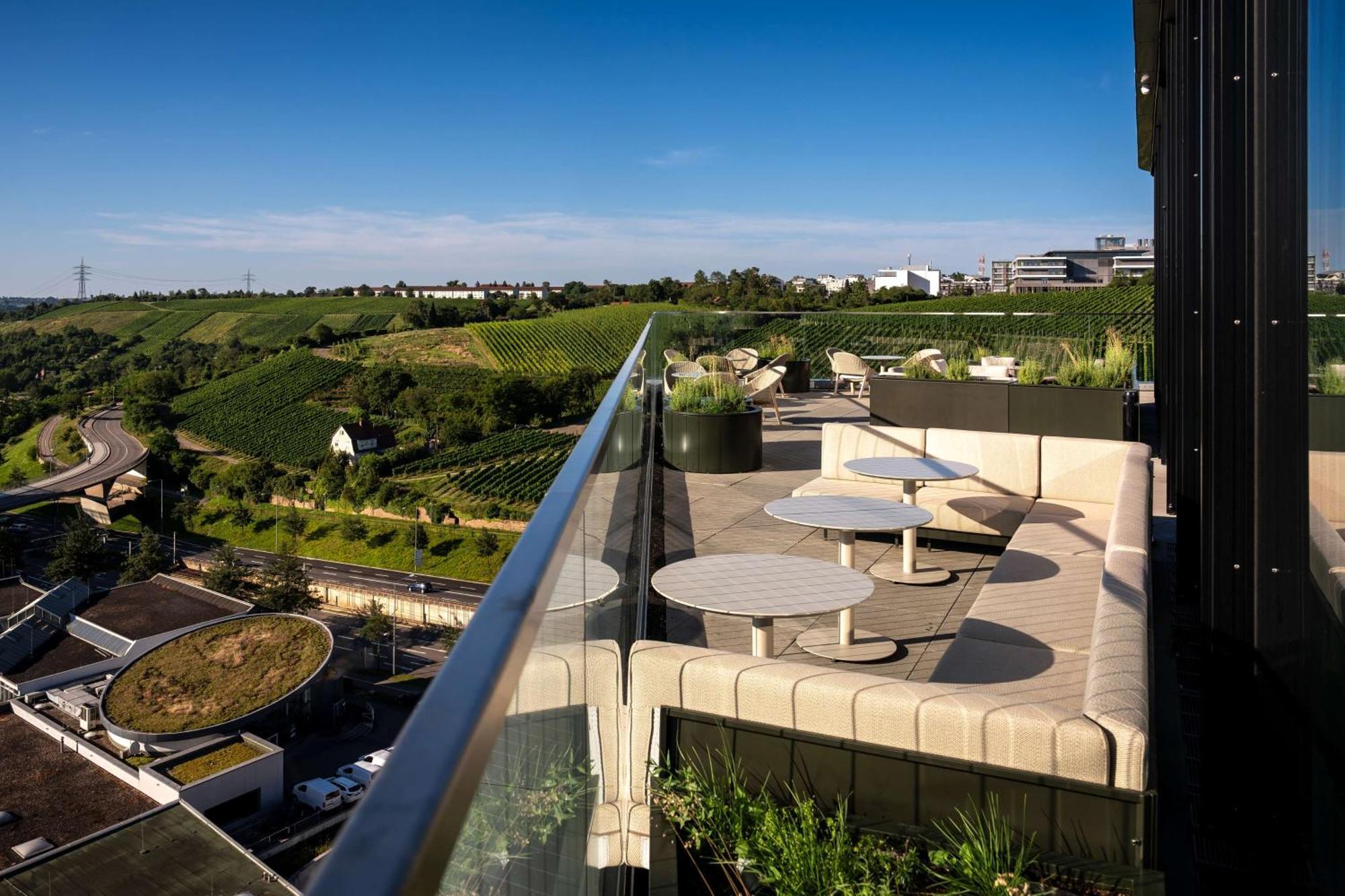 Radisson Blu Hotel At Porsche Design Tower Stuttgart Zewnętrze zdjęcie
