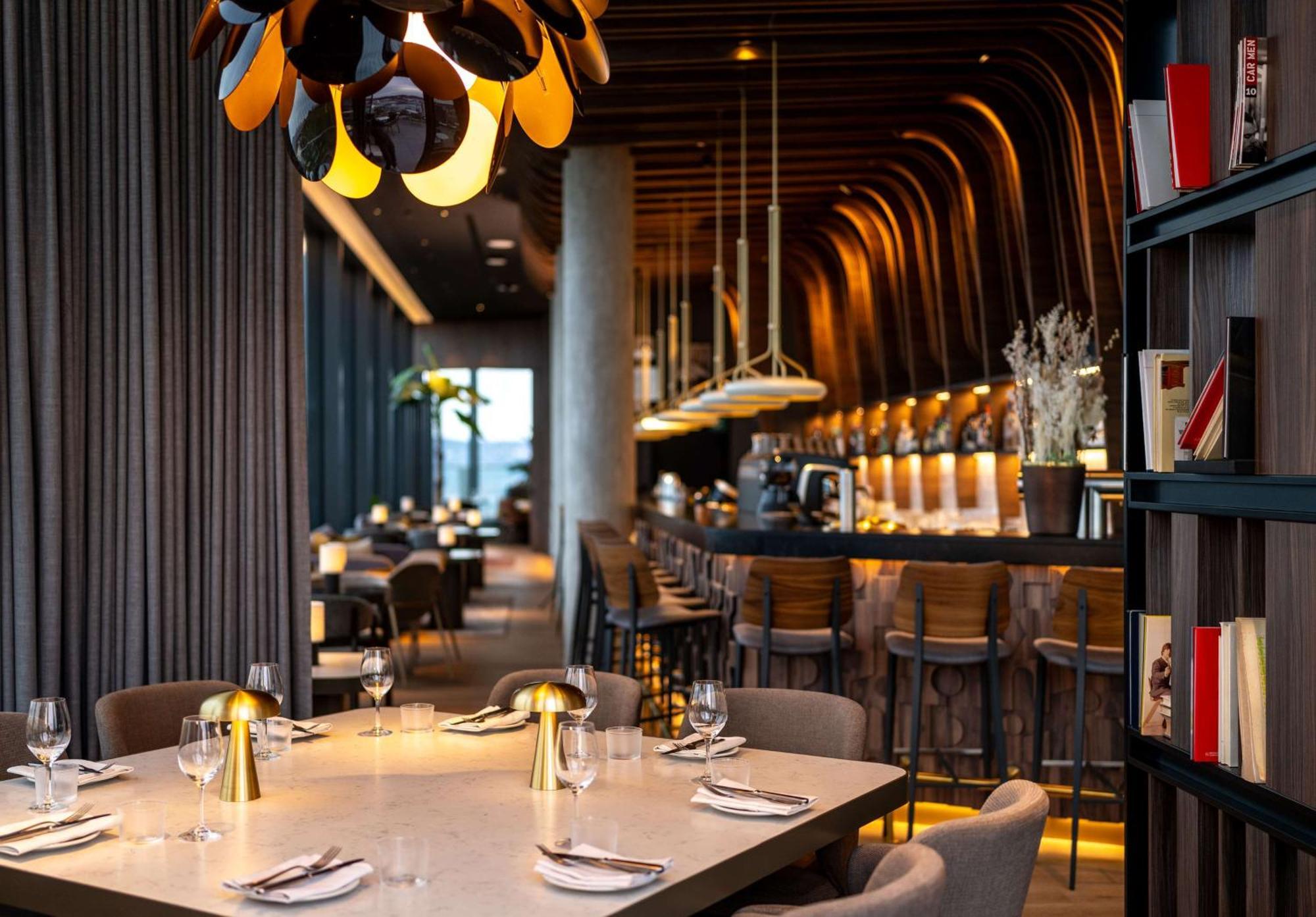 Radisson Blu Hotel At Porsche Design Tower Stuttgart Zewnętrze zdjęcie